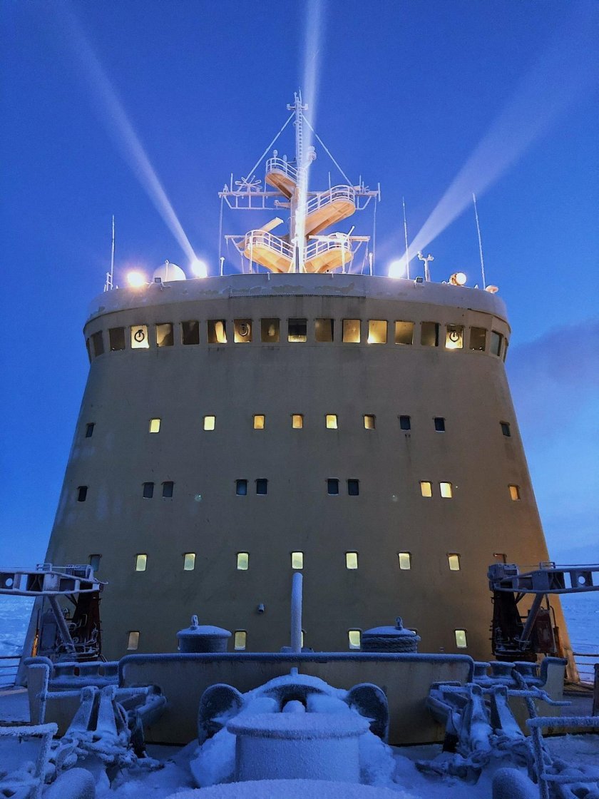 Арктика судно