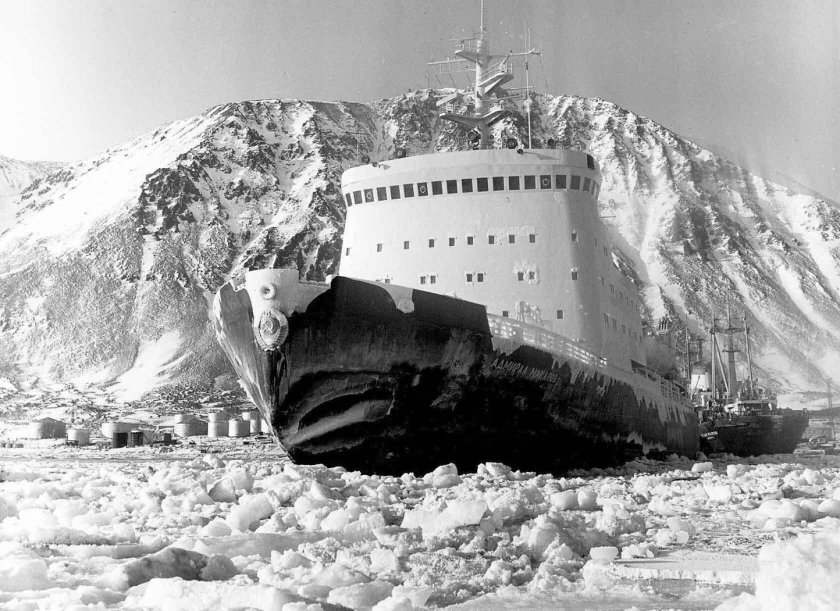 Танкер залив Креста