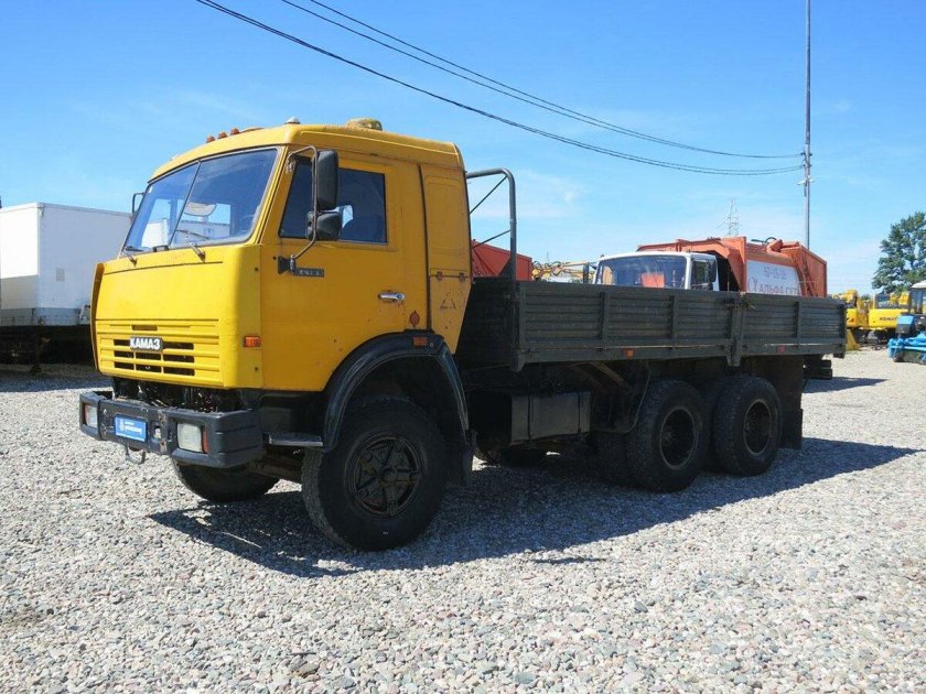 КАМАЗ 5320 желтый