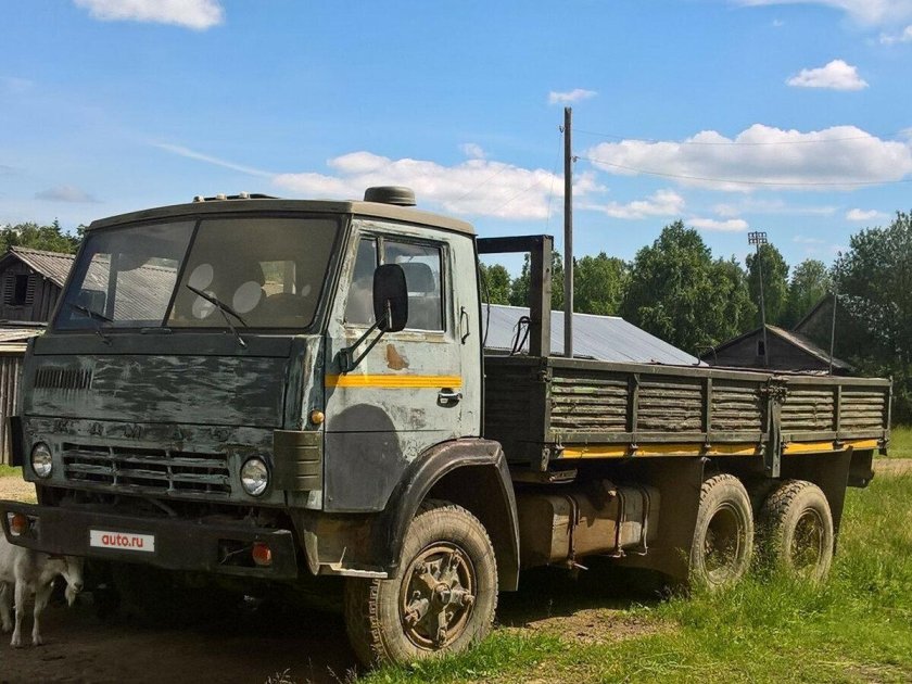 КАМАЗ бортовой 5320 зеленый