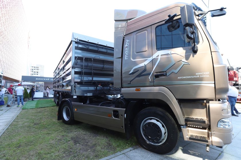 Бортовой зерновоз МАЗ 63122j-8535-030