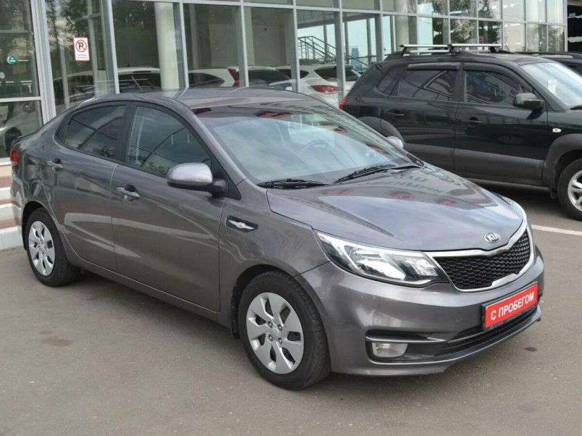 Киа Рио 2019 мокрый асфальт