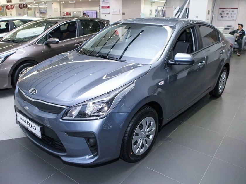 Кия Рио 2019 мокрый асфальт