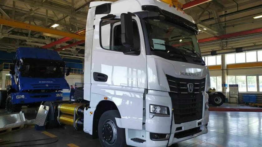 Тягач КАМАЗ-54901