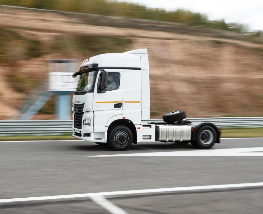 Седельный тягач КАМАЗ 54901