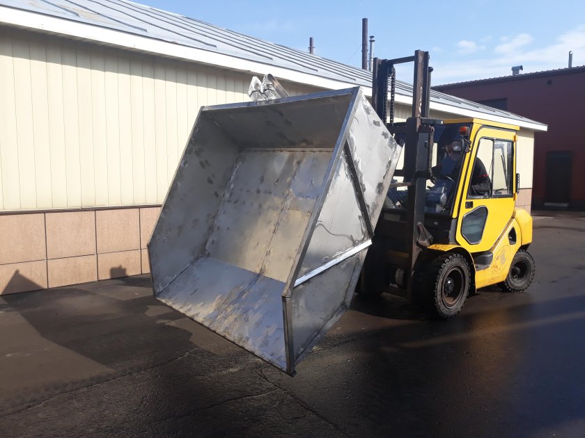 Ковш для вилочного погрузчика саморазгружающийся