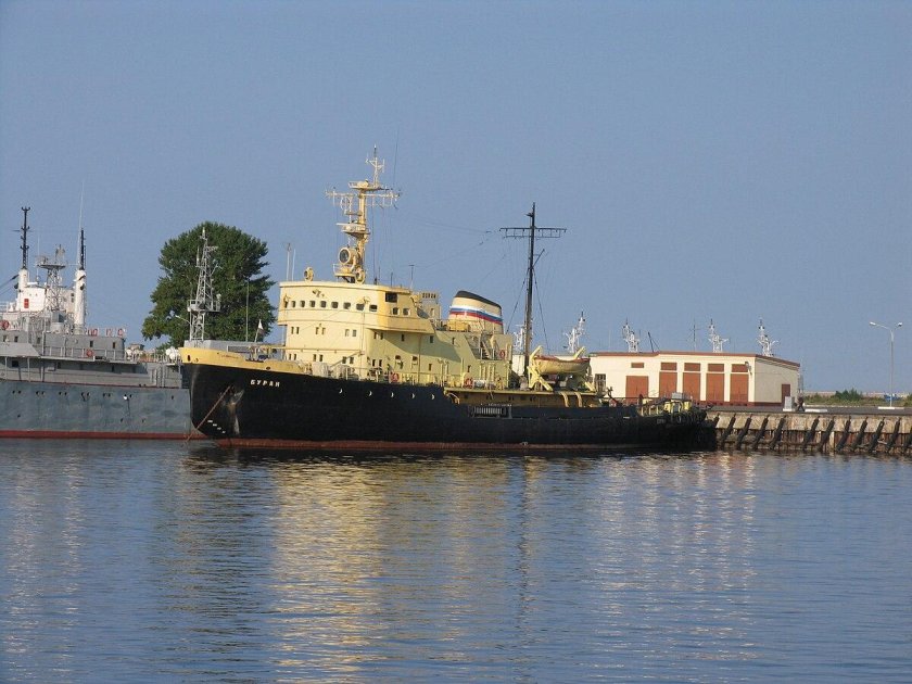 Ледокол Буран Кронштадт