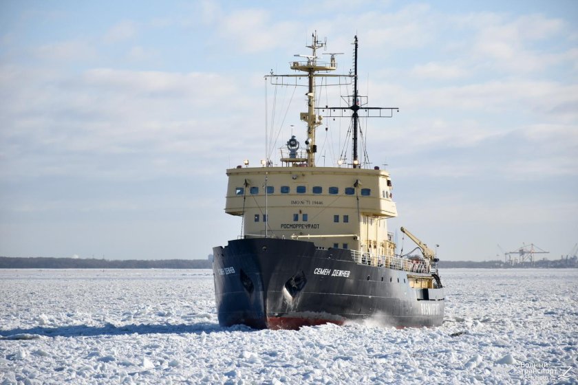 Семен Дежнев судно ледокол