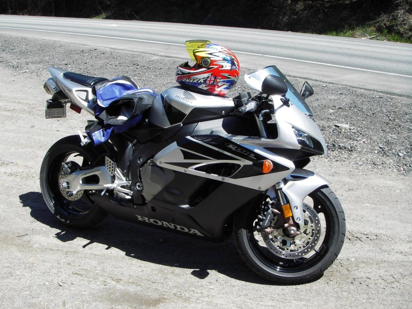 Honda литровая мотоцикл