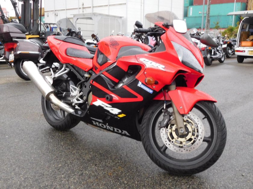 Honda CBR 600 f4 pc35