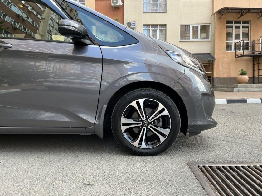 Крепления брызговика Хонда Фрид