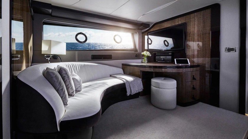 Яхта Лексус