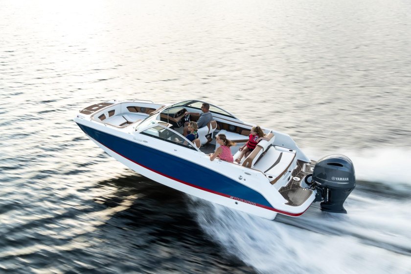 Катер four Winns