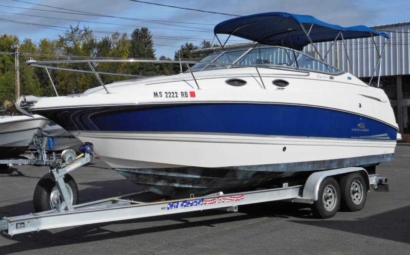 Катер Chaparral 240