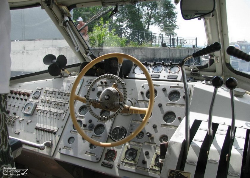 Метеор 120 кабина