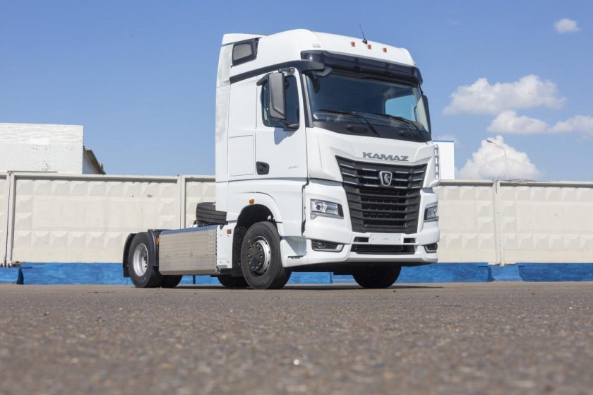 Тягач КАМАЗ-54901