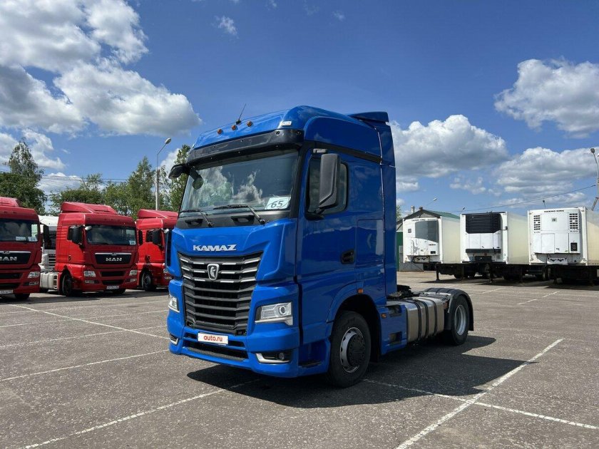 Новый КАМАЗ 2022 тягач