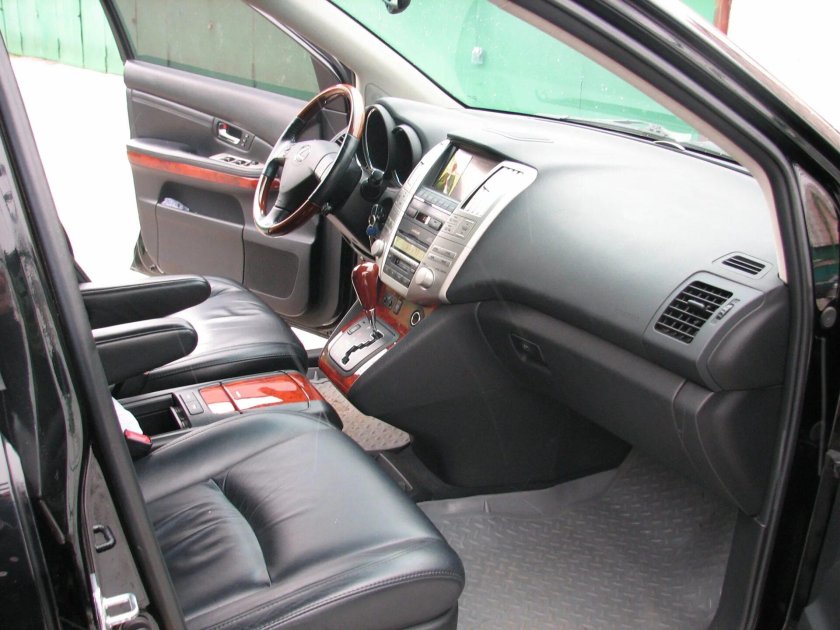 Лексус РХ 330 салон