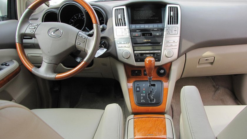 Лексус РХ 330 салон