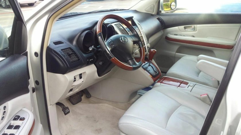 Лексус РХ 330 салон