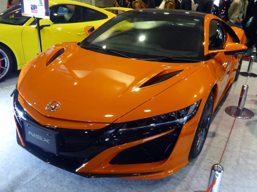 Хонда оранжевая машина