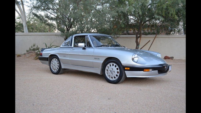 Альфа Ромео Spider 1983