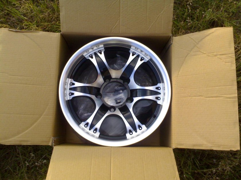 Диски УАЗ Хантер литые р16