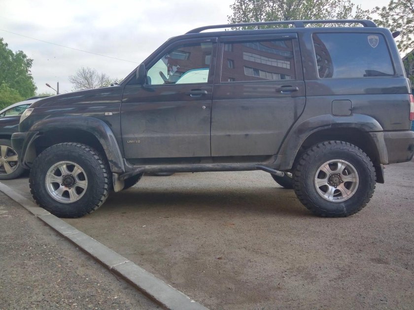 УАЗ Патриот на 32 колесах