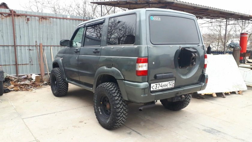 УАЗ Патриот на 33 колесах