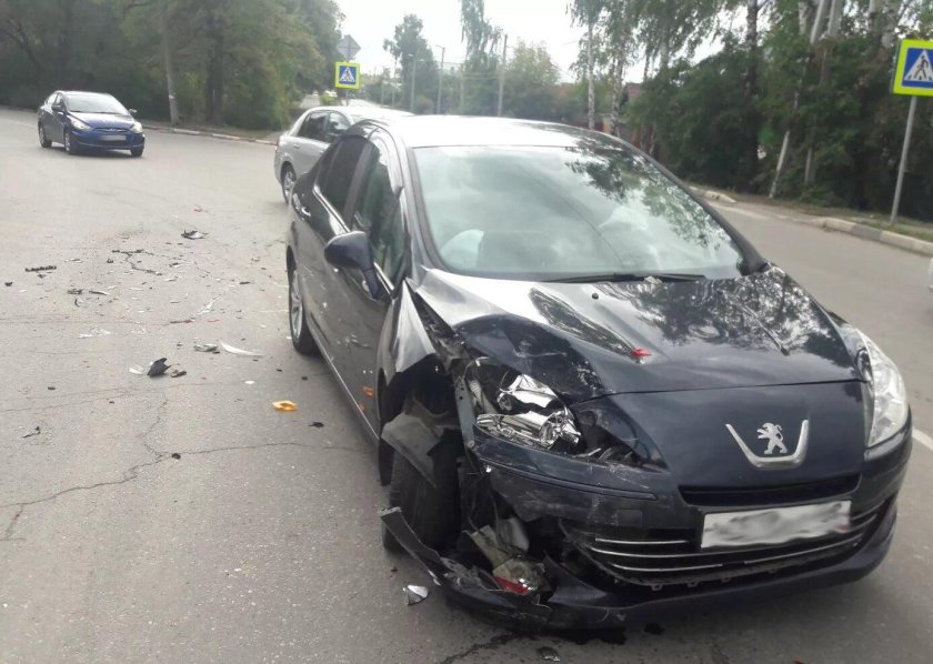 Пежо 408 авария