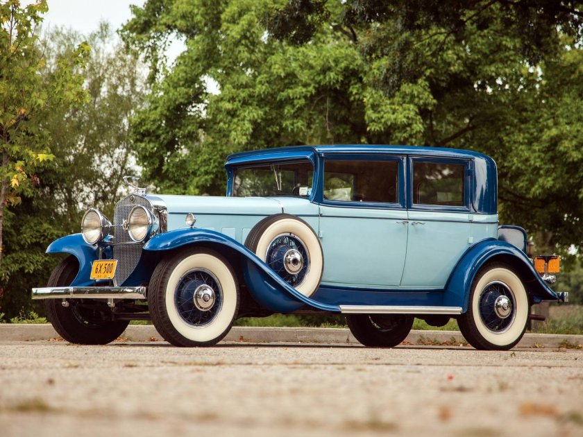 1931 Cadillac v8 355-a Town sedan
