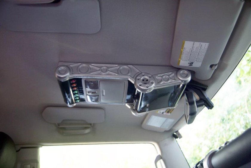 Toyota Land Cruiser 76 потолочная консоль