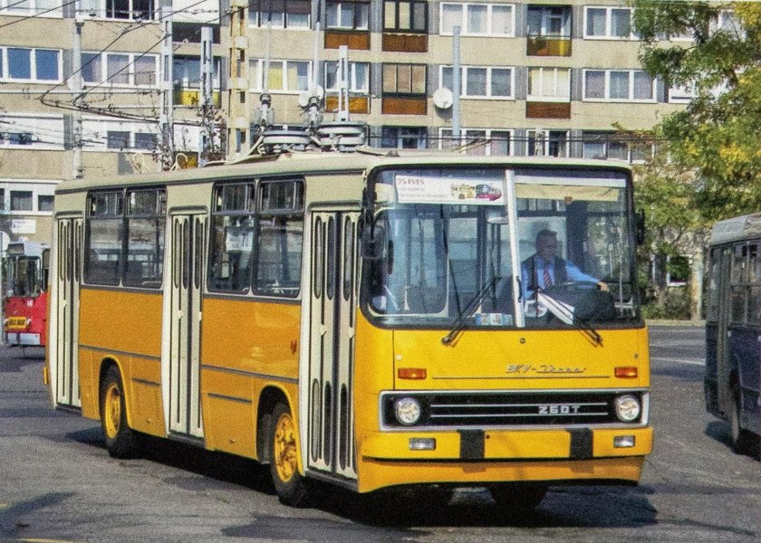 Икарус 260