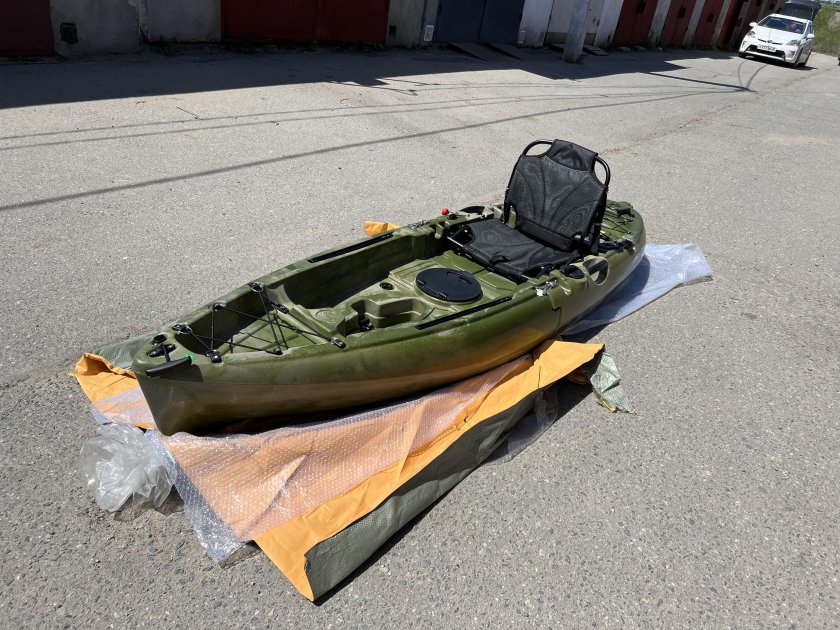 Каяк с педальным приводом