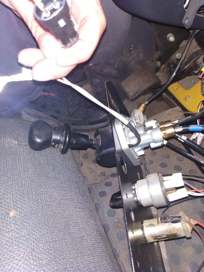 Датчик стоп сигнала КАМАЗ 55111