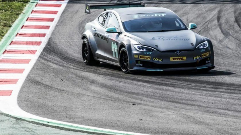 Гоночная Тесла