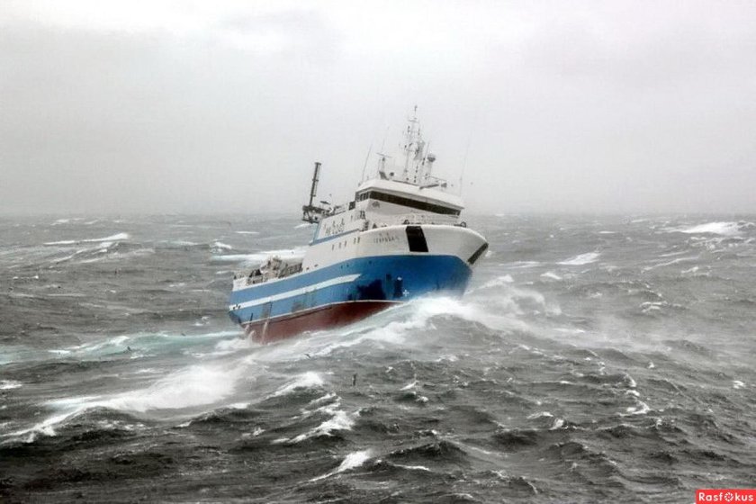Траулер норвежское море