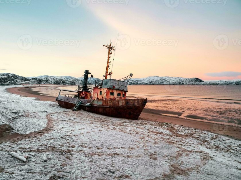 Рыболовное судно Териберка Мурманск