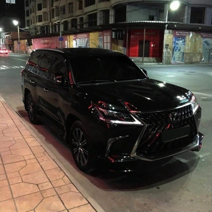 Лексус 570 черный тонированный