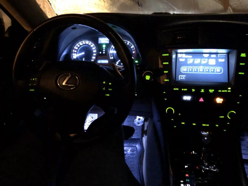 Lexus gs300 Пересвет салона