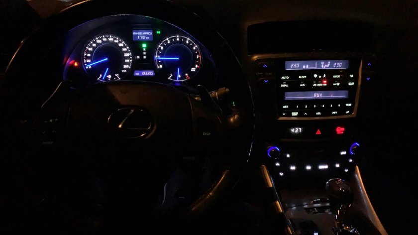 Пересвет салона Лексус ИС 250