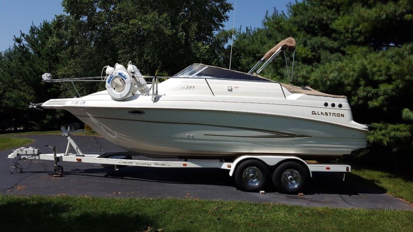 Катер Glastron gs249