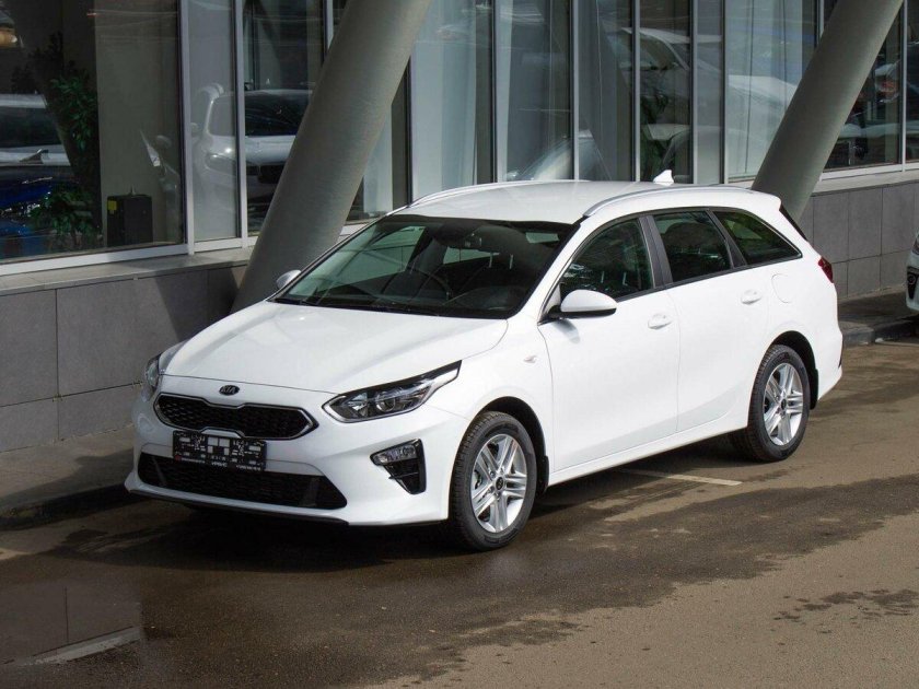 Kia Ceed 2022 универсал белый