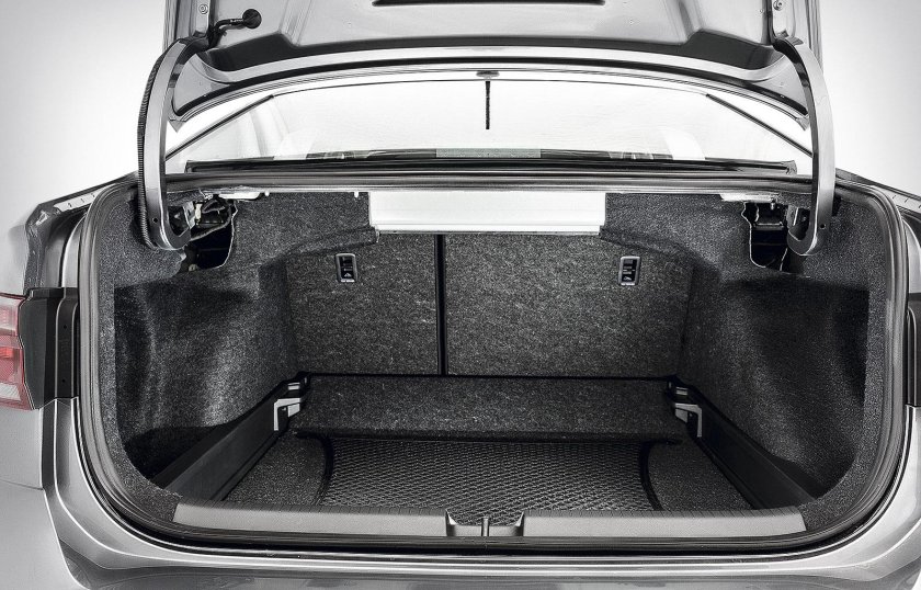 Багажник Polo Liftback 2020