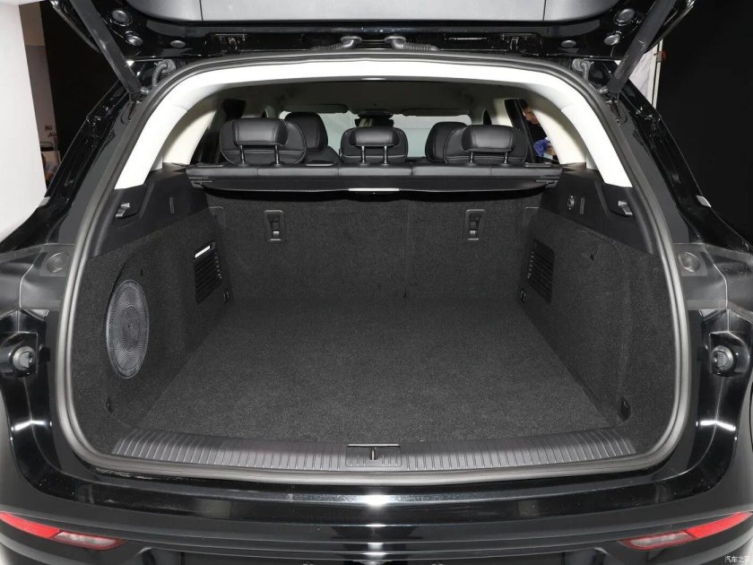 Тойота Авенсис универсал багажник