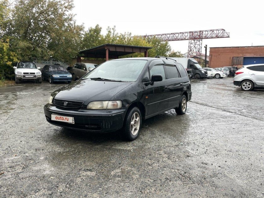 Хонда Одиссей 1999 года черная