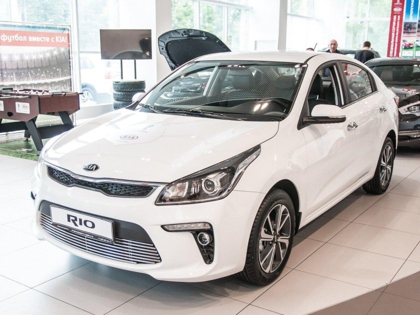 Kia Rio 2019 белая