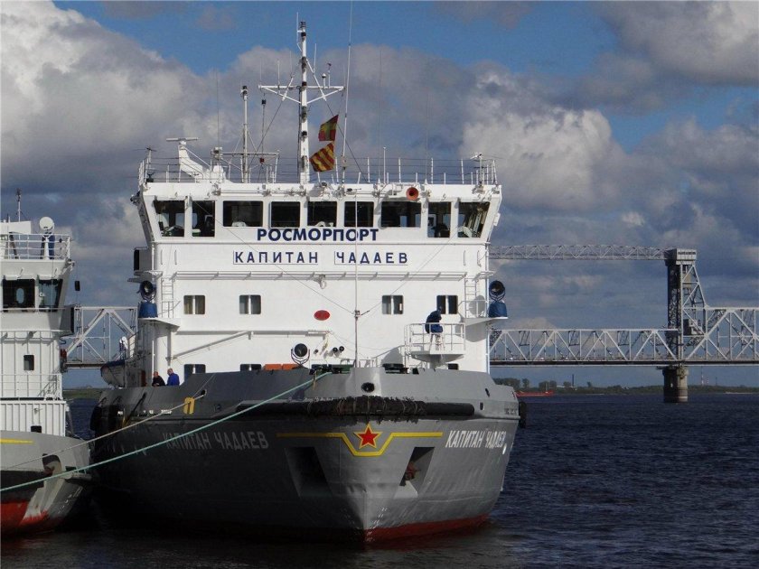 Капитан Чечкин ледокол