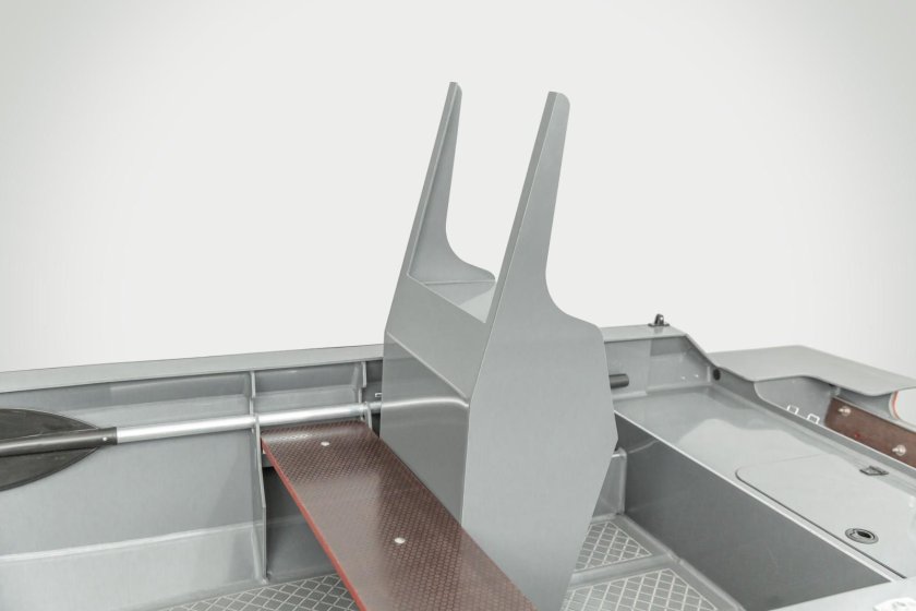 Лодка Свиммер 370 консоль