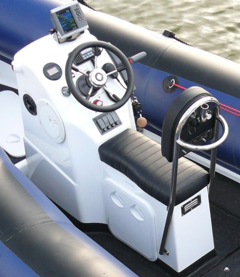 Рулевая консоль для лодки РИБ 380